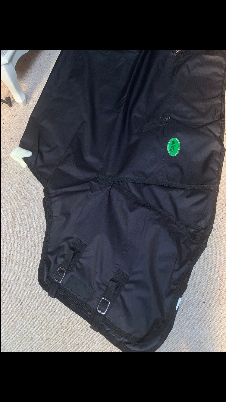 ๐ Brand New Black 0 Fill Turnout Rug โ Size 6โ9ft ๐