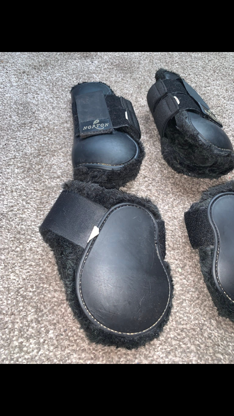 ๐ Preloved Black Norton Brushing Boot Set โ Size Full ๐