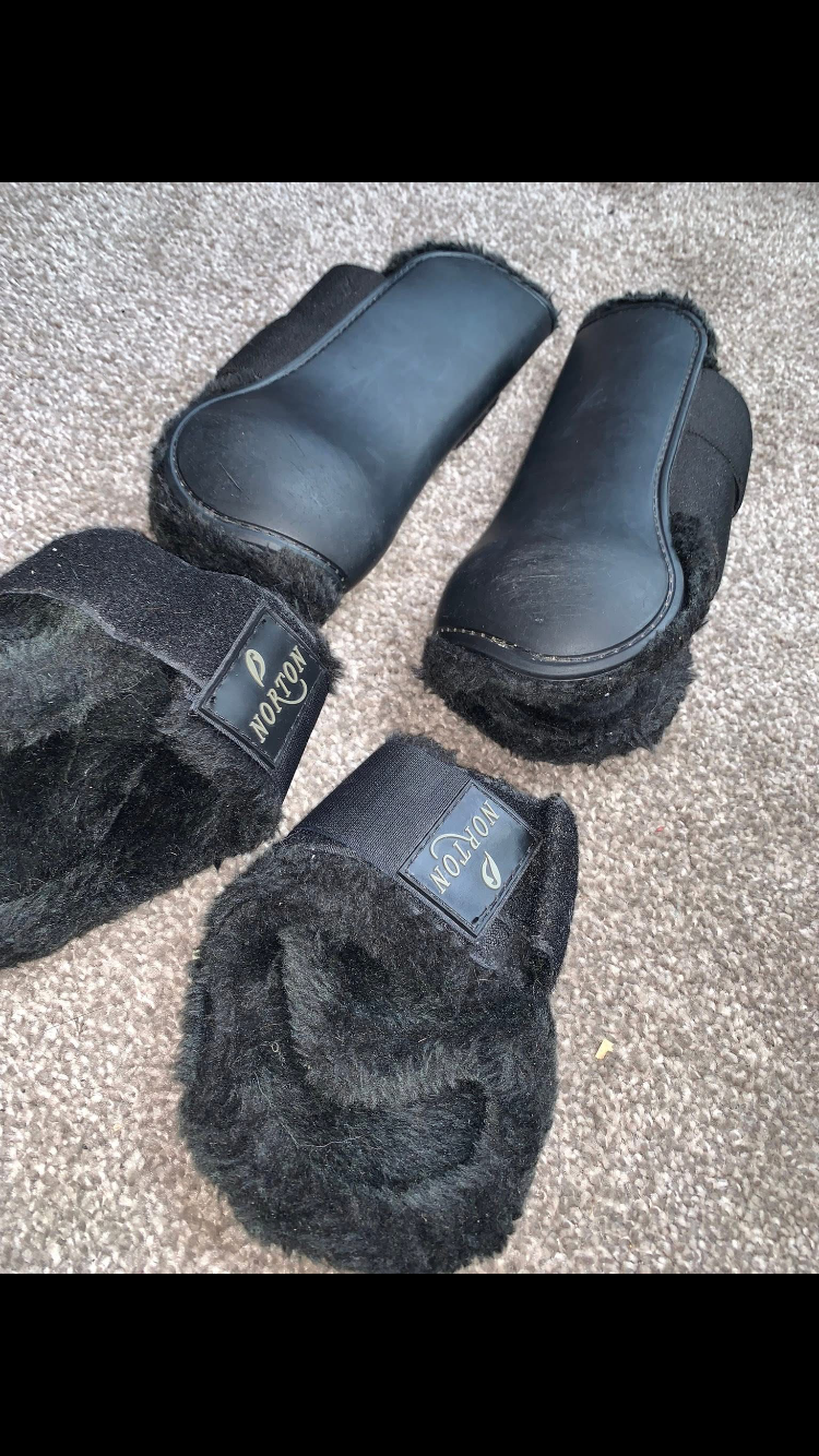 ๐ Preloved Black Norton Brushing Boot Set โ Size Full ๐