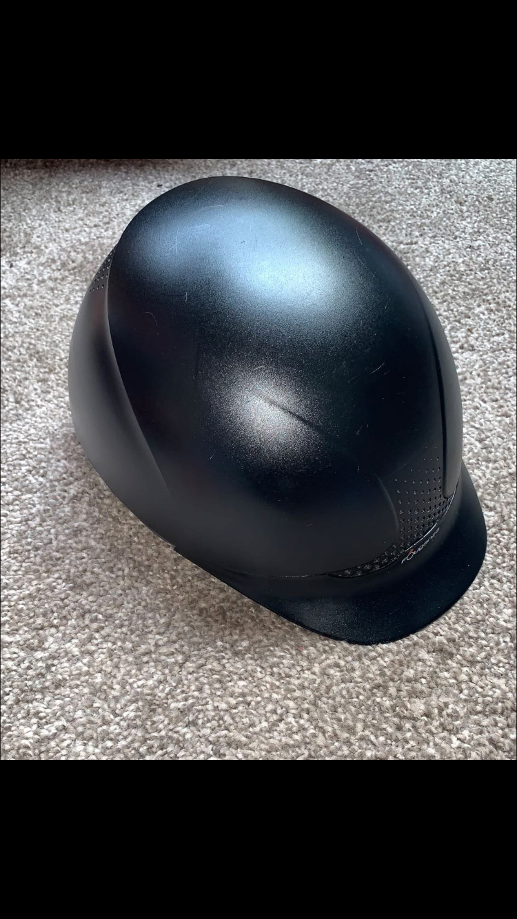 ๐ช Preloved Riding Helmet โ Size 51-53cm ๐ช
